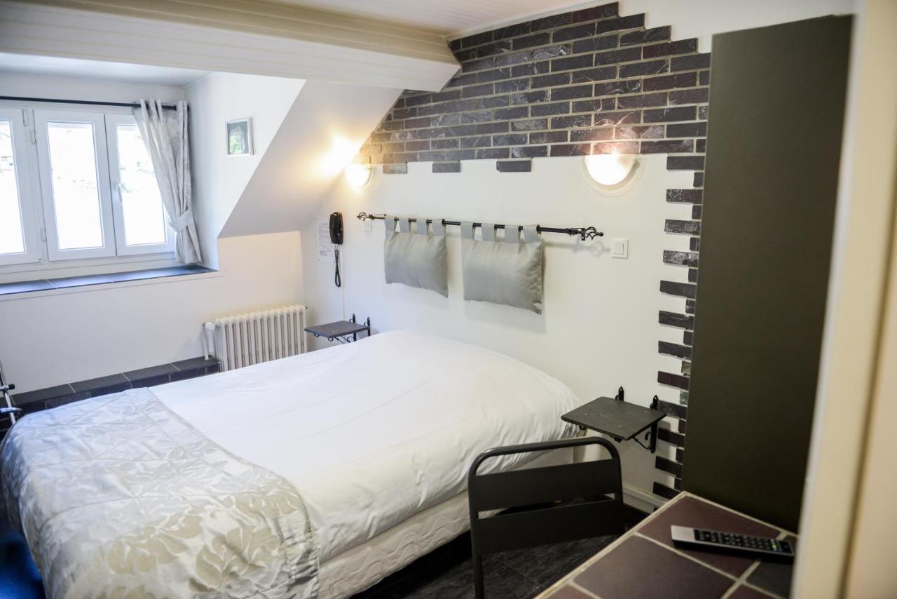 Hotel Logis Le Saint Hubert Haybes Exteriér fotografie